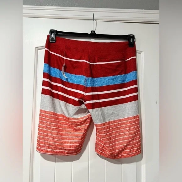 Men’s Old Navy swim board shorts 34 red blue white NWT NEW - Picture 2 of 5